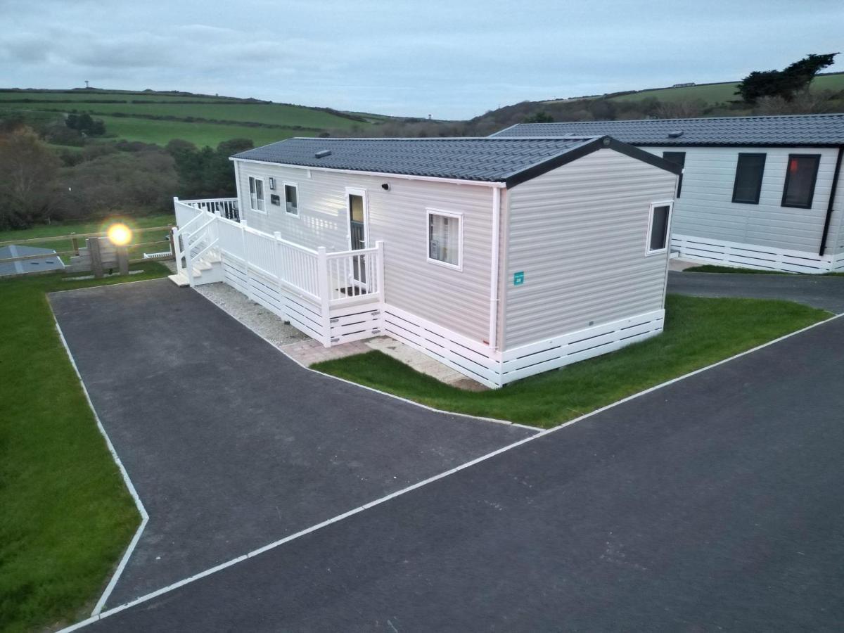 3-Bedroom Holiday Home With Valley Views Newquay  Exterior photo