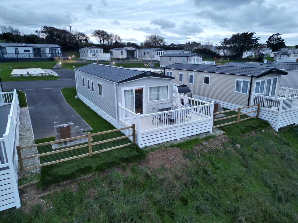 3-Bedroom Holiday Home With Valley Views Newquay  Exterior photo