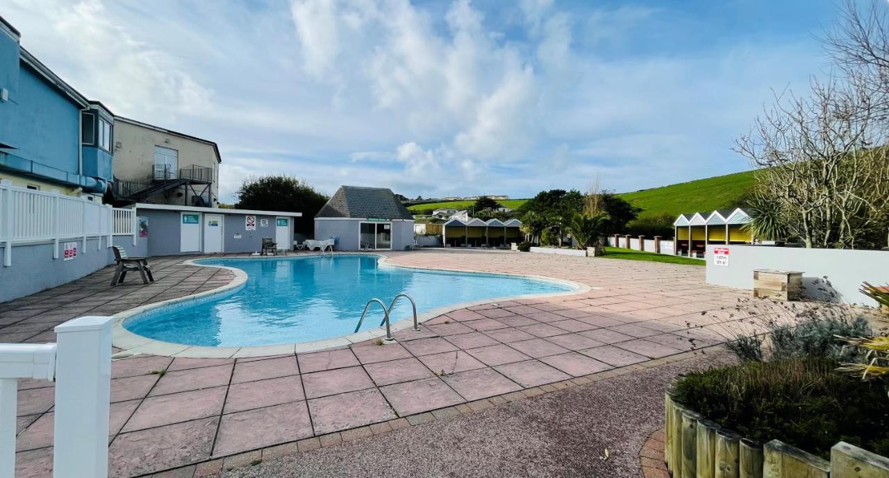 3-Bedroom Holiday Home With Valley Views Newquay  Exterior photo