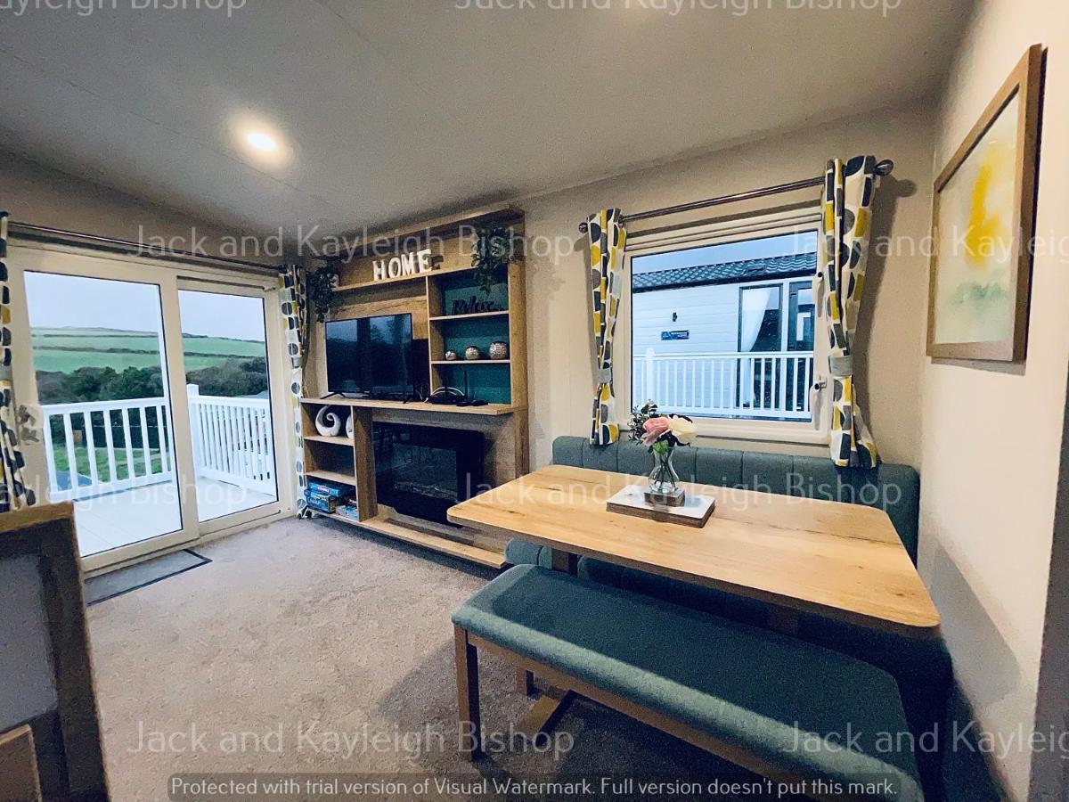 3-Bedroom Holiday Home With Valley Views Newquay  Exterior photo