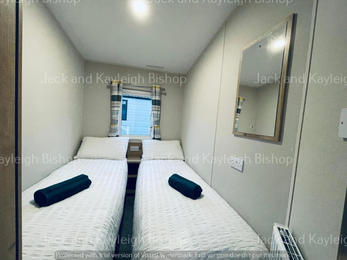 3-Bedroom Holiday Home With Valley Views Newquay  Exterior photo